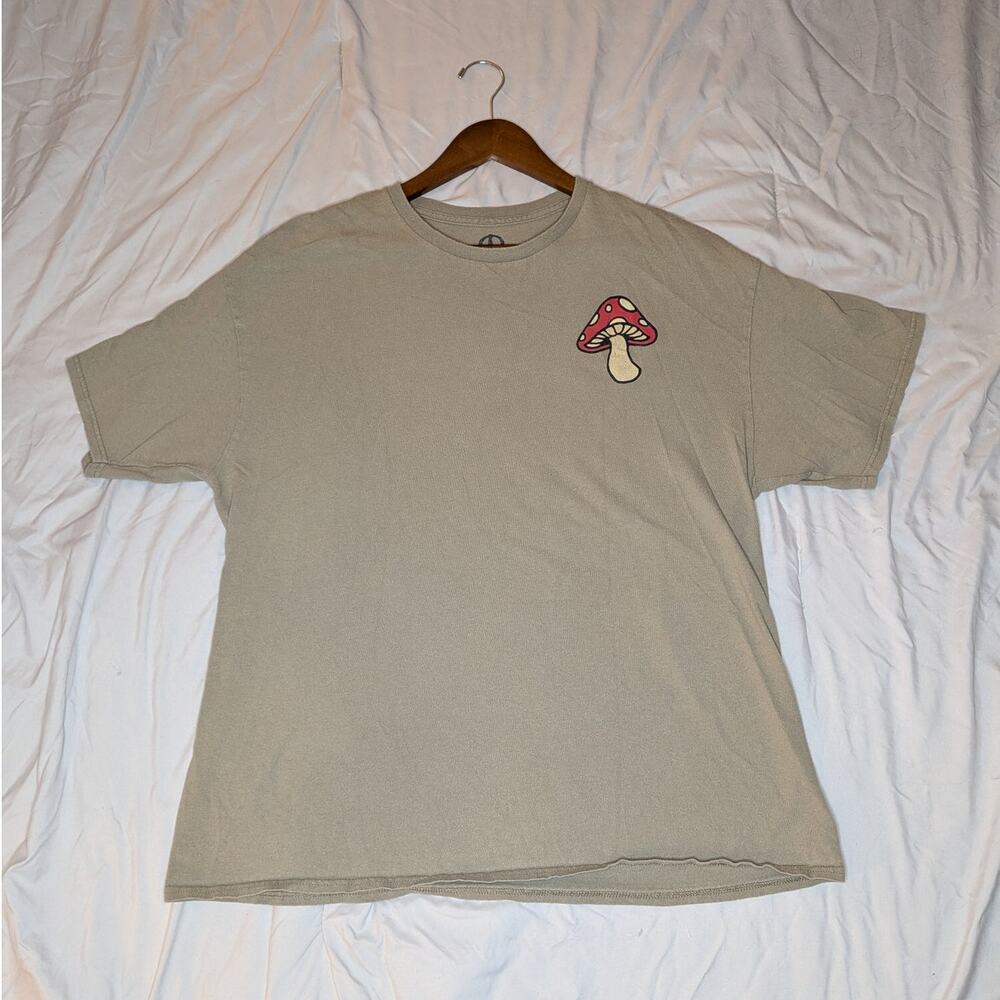 Peace of Mind Keep The Dream Alive Skull Mushroom Graphic T-Shirt Tan Men's XL